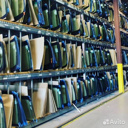 Стекло задней двери опускное левое peugeot 307 5D HBK 2001-2008 (зелёное+2 отверстия) бсз 6542lgnh5R