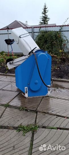 Роторный снегоуборщик в отличном состоянии