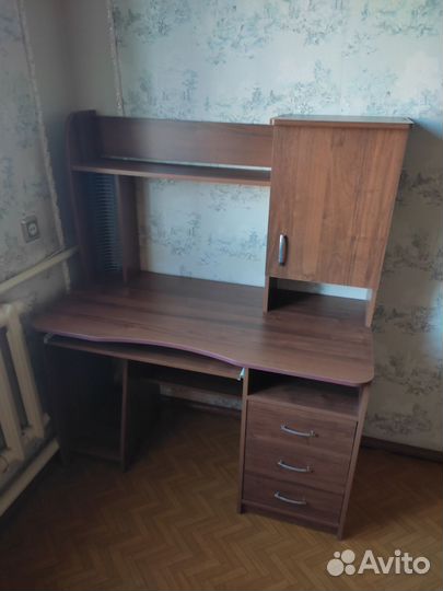 Компьютерный стол