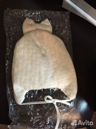 Продам шапочку для девочки