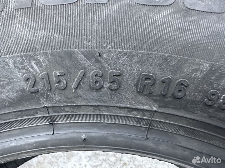 Pirelli Formula Ice 215/65 R16 98T