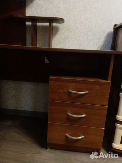 Компьютерный стол