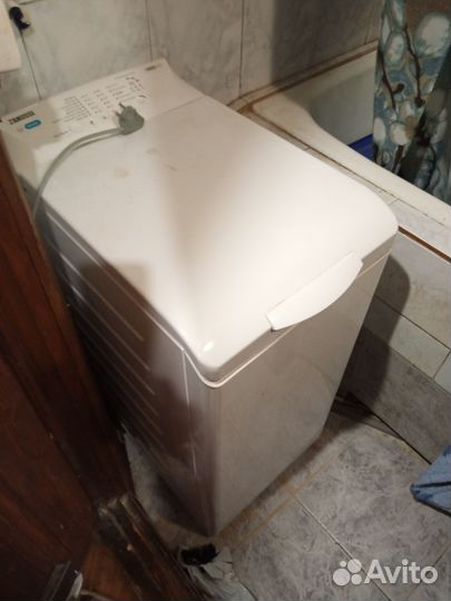 Стиральная машина Занусси с верхней. Загрусской