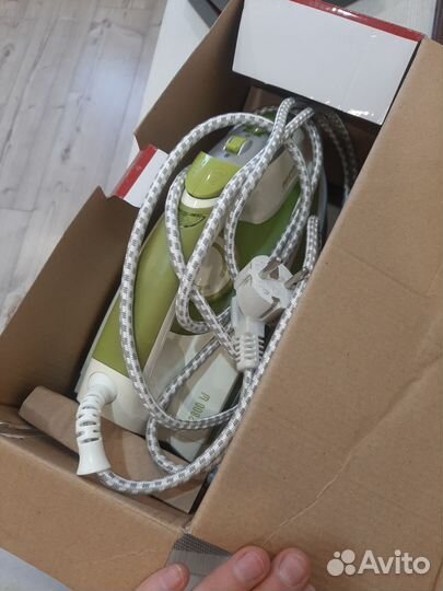 Утюг с парогенератором новый