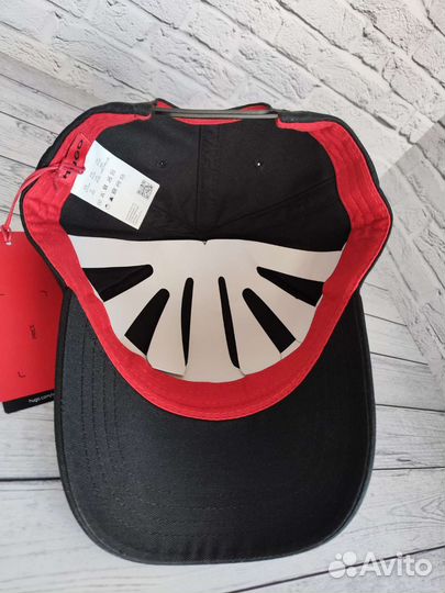 Hugo Boss новая мужская бейсболка оригинал