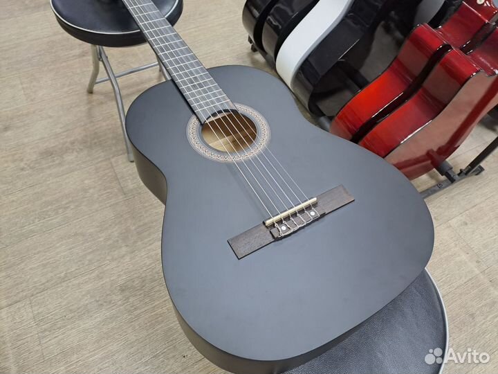 Гитара классическая чёрная матовая