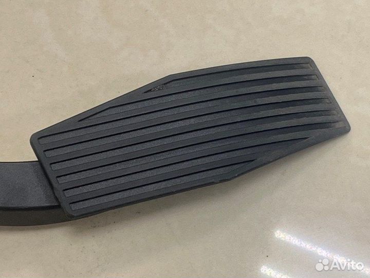 Педаль газа Opel Astra Gtc H Z16XEP 2006