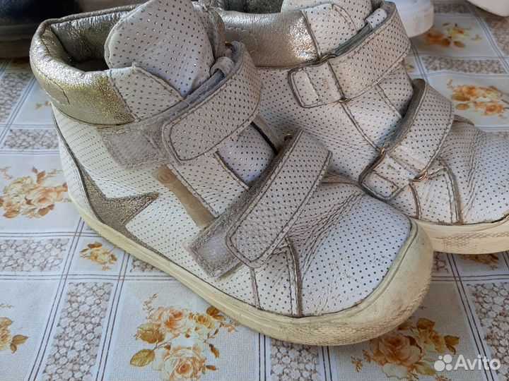 Ботинки для девочки28р