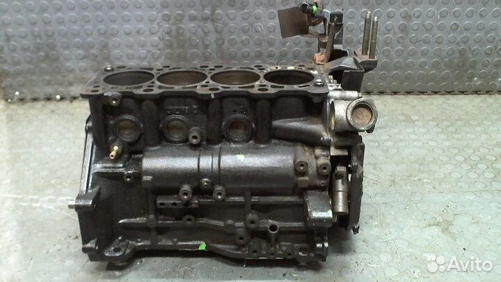 Блок цилиндров Mitsubishi Outlander, 2004