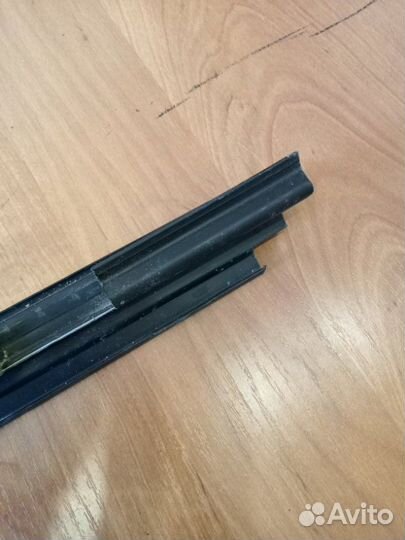 Уплотнитель стекла двери (бархотка внутренняя)