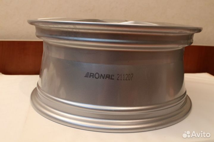 Новый оригинальный диск Skoda, 15