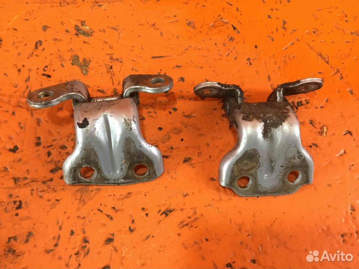 Петля двери Hyundai Terracan