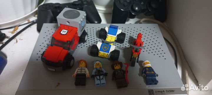 Lego city 60243 Погоня на полицейск.вертолете