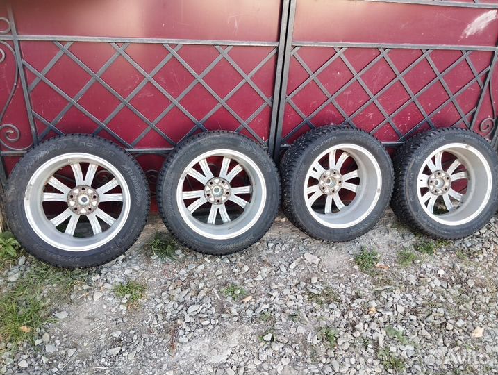Nokian Tyres Hakkapeliitta 8 215/55 R17