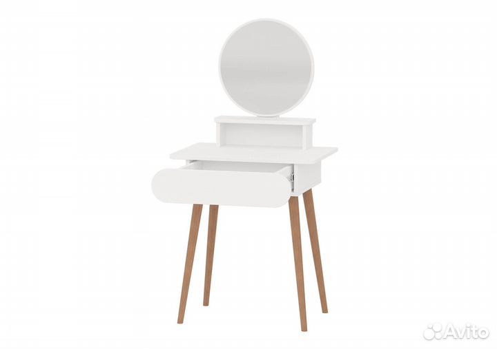 Макияжный столик с зеркалом