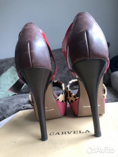 Босоножки Carvela