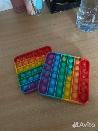 Попит разноцветный