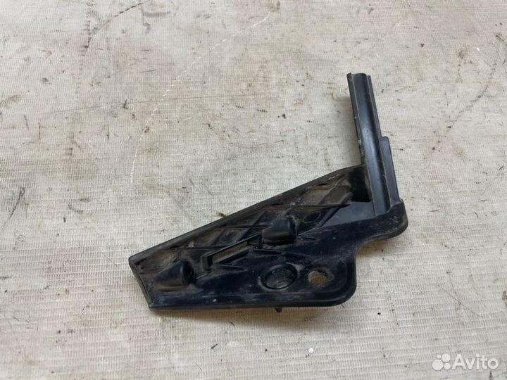 Кронштейн фары передний левый Kia Quoris KH G6DJ