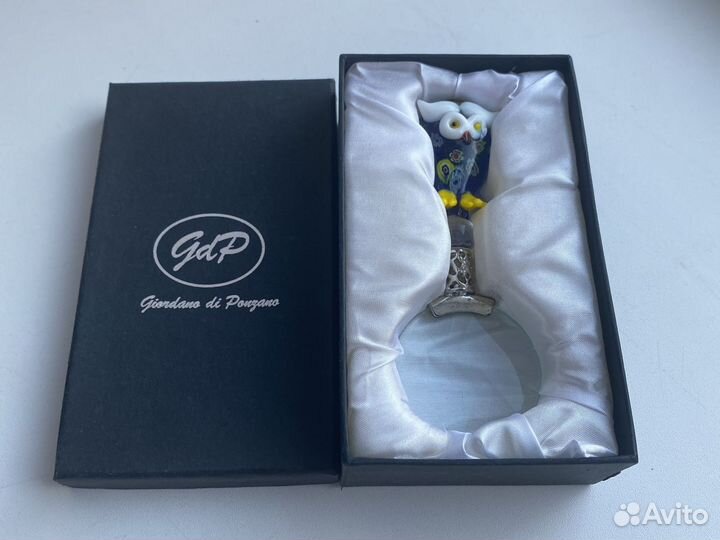 Увеличительное стекло, лупа