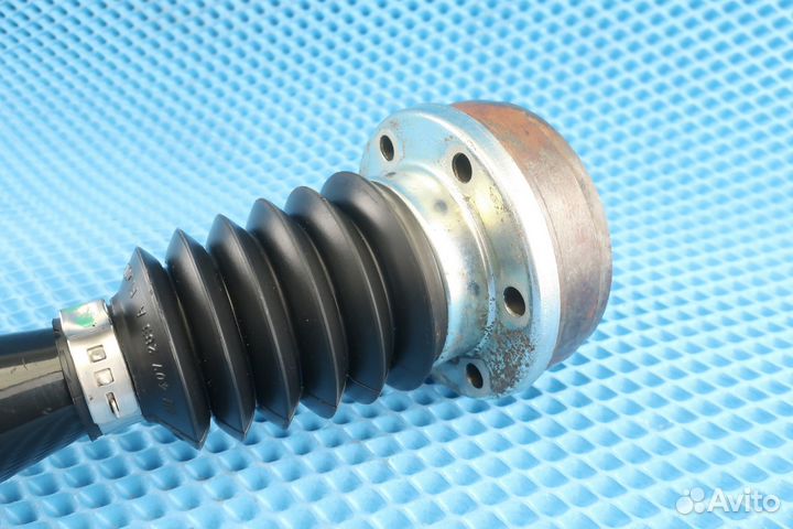 Привод VAG правый 1K0407272DM