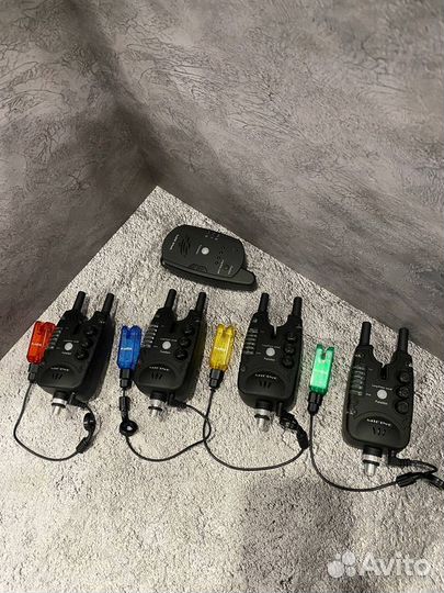 Комплект сигнализаторы поклевки 4+1 и свингеры