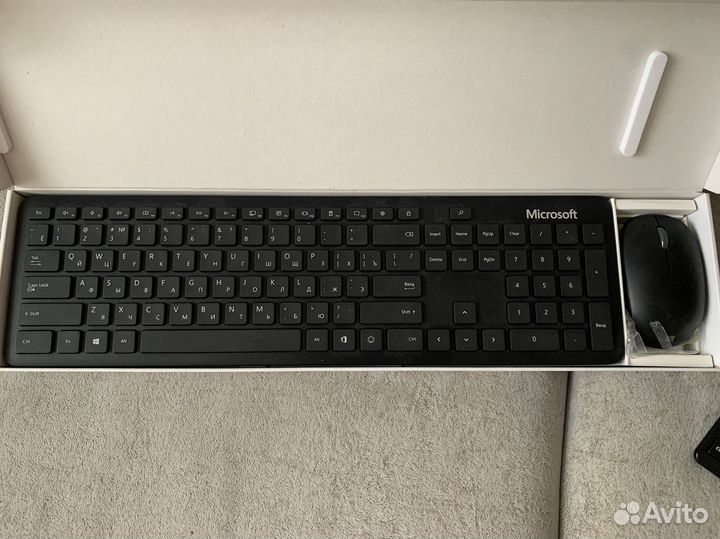 Беспроводная клавиатура и мышь microsoft