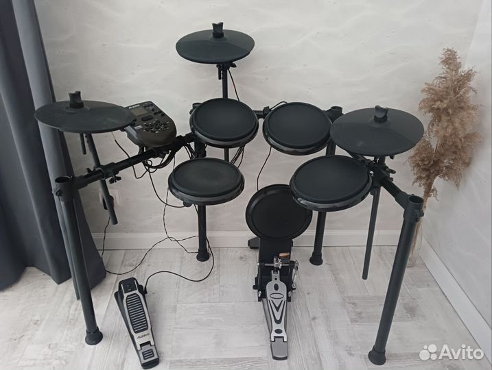 Электронные ударные (барабанная установка) Alesis