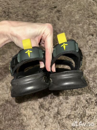 Сандалии доя мальчика 35р