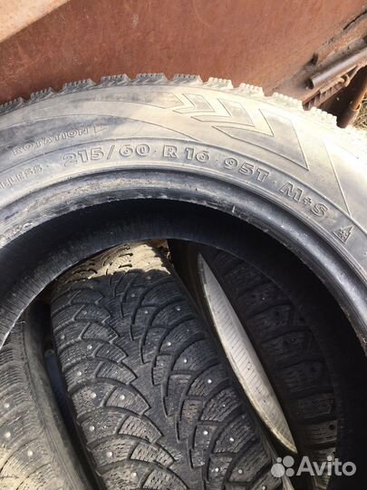 Nokian Tyres Hakkapeliitta 4 215/60 R16