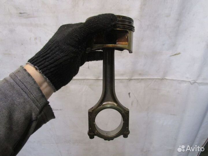 Поршень с шатуном VW Phaeton 2002-2016 (4.2 V8 BGH