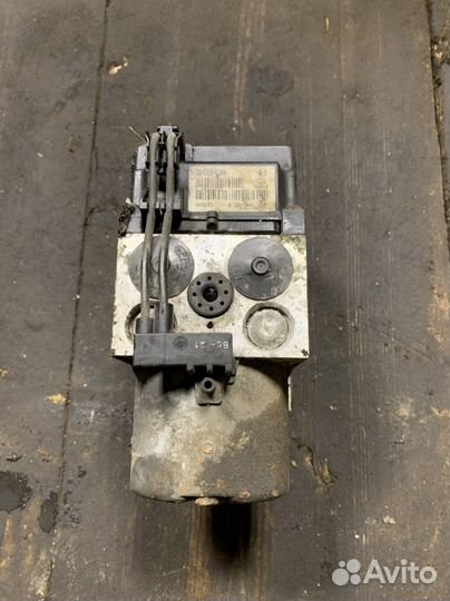 Блок ABS Nissan Primera P11