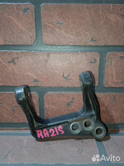 Кронштейн опоры двигателя suzuki aerio RA21S M15A RH