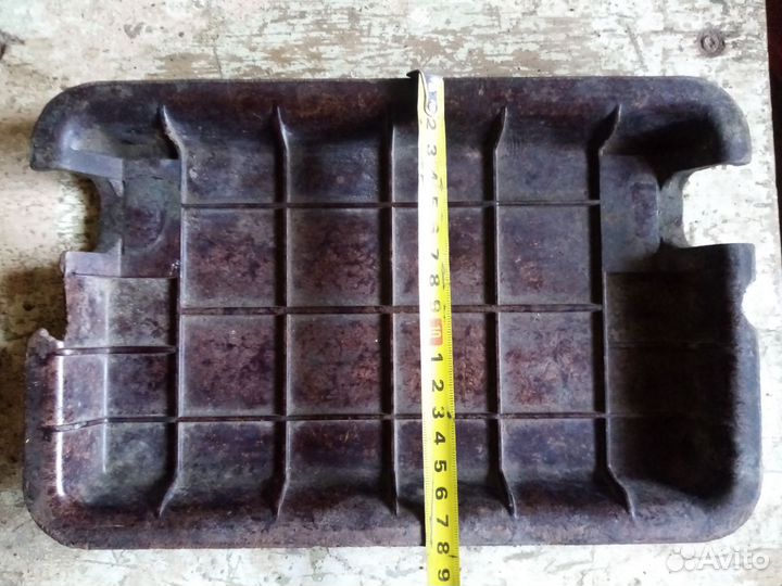 Карболитовая крышка для аккумулятора автомобиля