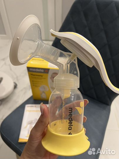 Ручной молокоотсос Medela Harmony