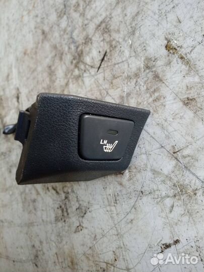 Кнопка обогрева сидений Hyundai Elantra 4