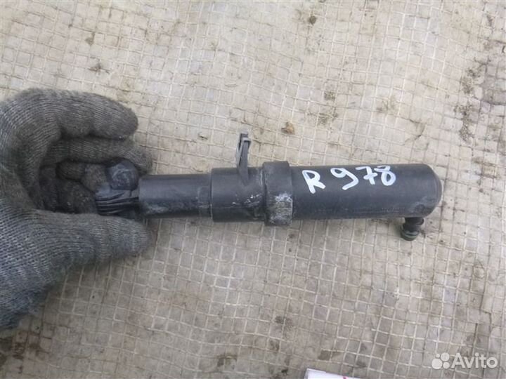 Форсунка омывателя передняя правая Mercedes S500