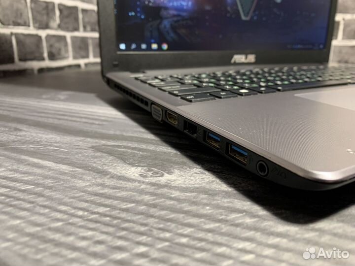 Игровой ноутбук Asus i3/12gb/2видеокарты/ssd