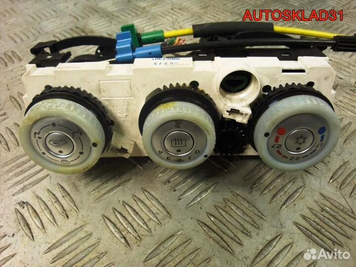 Блок управления отопителем Митсубиси Кольт 164569