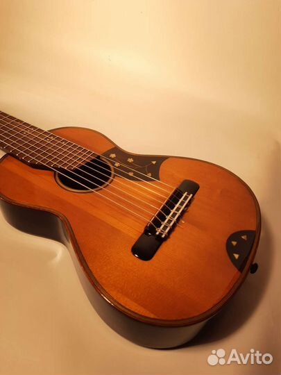 Семиструнная гитара старинная