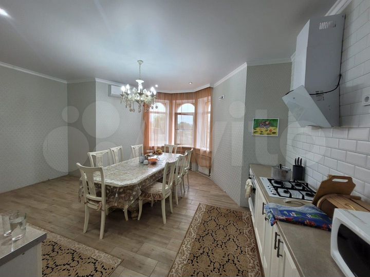 Дом 227,9 м² на участке 10 сот.