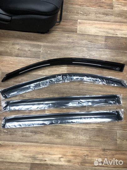 Ветровики Toyota RAV4 2013г и далее