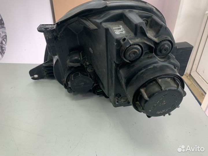 Фара правая Ssang Yong Rexton 2