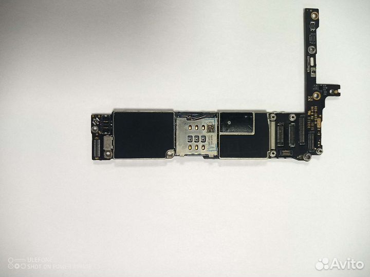 Материнская плата на iPhone 6 plus