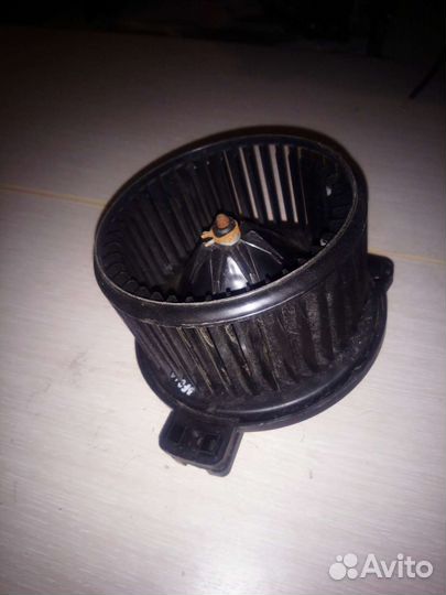 Моторчик печки Nissan tiida C11