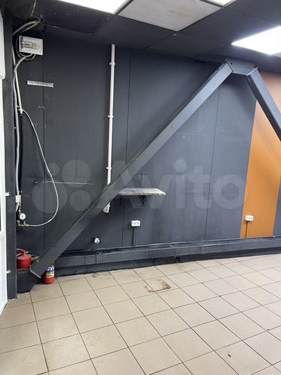 Свободного назначения, 20 м² у остановки