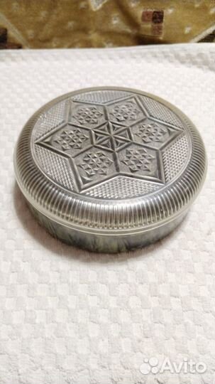 Коробка для хранения ниток и иголок СССР