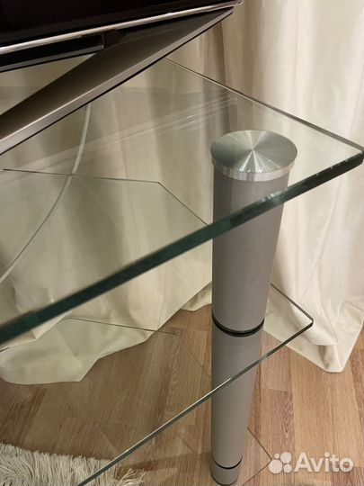 Стеклянная тумба/полка по телевизор