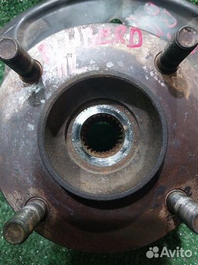 Кулак поворотный передний левый Nissan Bluebird