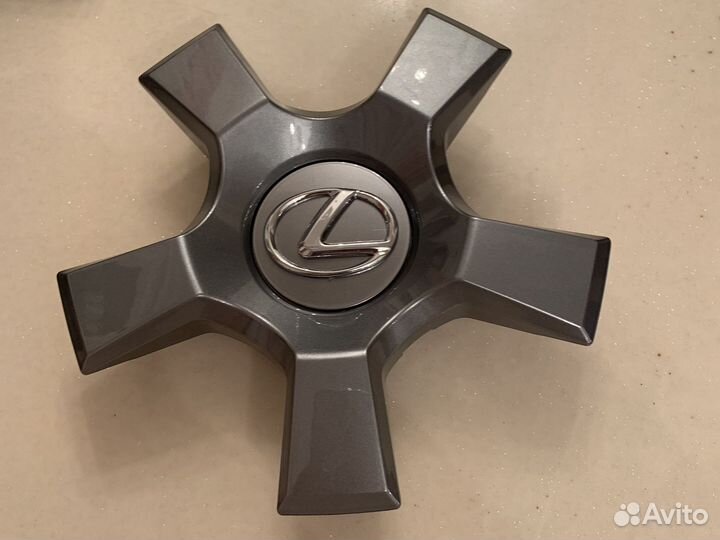 Внутренний колпак на колесо новые