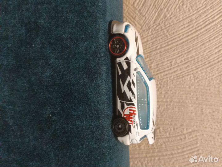 Hot Wheels - Honda Civic Custom (белый)